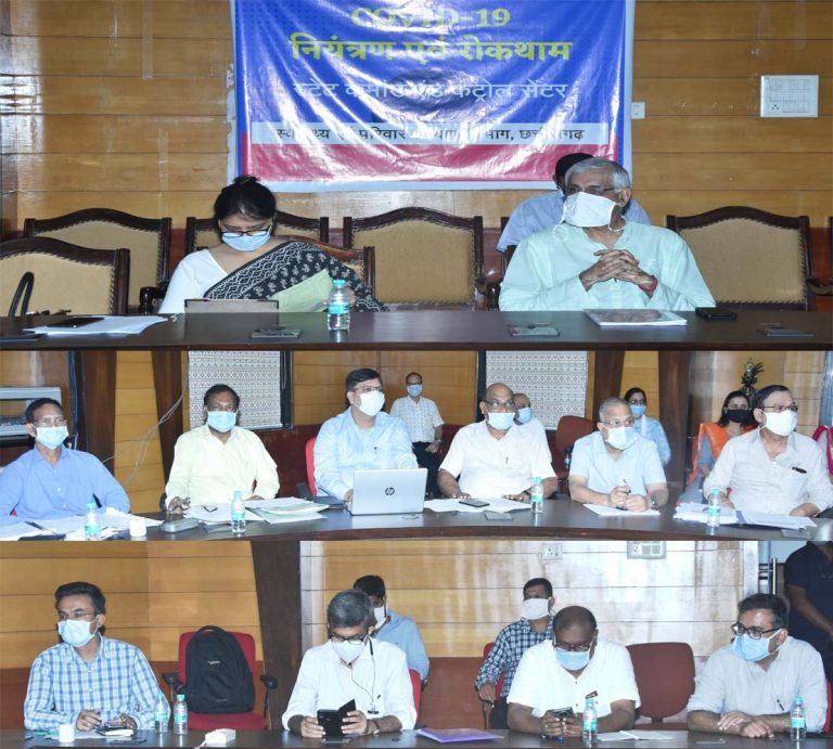 स्वास्थ्य मंत्री ने कोविड-19 की जांच और इलाज की व्यवस्थाओं की समीक्षा की : रोजाना 10 हजार सैंपल जांच का लक्ष्य, जल्द शुरू होंगे तीन आरटीपीसीआर लैब