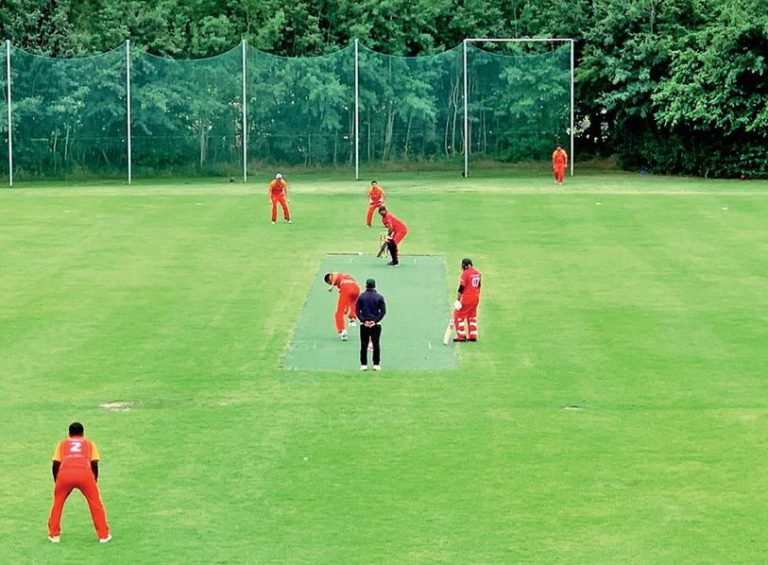 टी-20 लीग / जर्मनी में क्लब क्रिकेट एक महीने पहले शुरू हो चुका है, इंग्लैंड में सरकार ने पाबंदी लगा रखी है