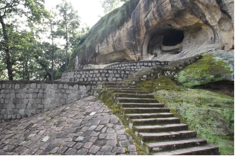 छत्तीसगढ़ की पुरातात्विक एवं सांस्कृतिक गरिमा का प्रतीक है रामगढ़ : रामायणकाल के मिलते हैं प्रमाण