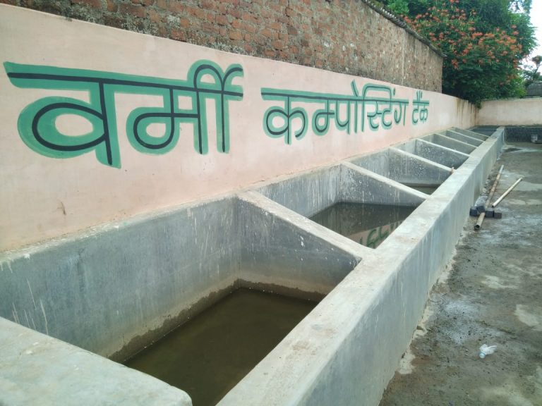 पहले नाली में या सड़क किनारे फेंक देते थे गोबर, अब हर दिन पांच सौ रुपए कमा रहे : गोधन न्याय योजना का पहला पेमेंट प्राप्त होते ही तेजी से बढ़ी शहरी हितग्राहियों की संख्या