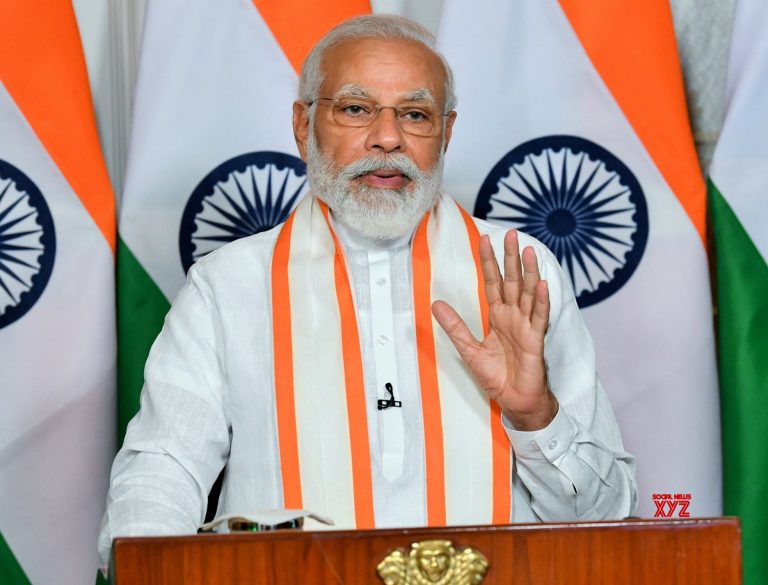 प्रधानमंत्री नरेंद्र मोदी ने गांधी सेतु के समानांतर पुल महासेतु और पटना रिंग रोड समेत बिहार में सड़क और पुल सेक्टर की नौ मेगा परियोजनाओं का किया शिलान्यास