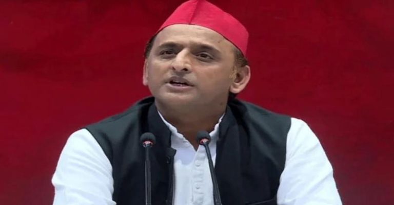 अखिलेश यादव ने बेरोजगारी के खिलाफ खोला मोर्चा,आज रात 9 बजे, 9 मिनट तक बेरोजगारी के खिलाफ जलाएं क्रांति की मशाल