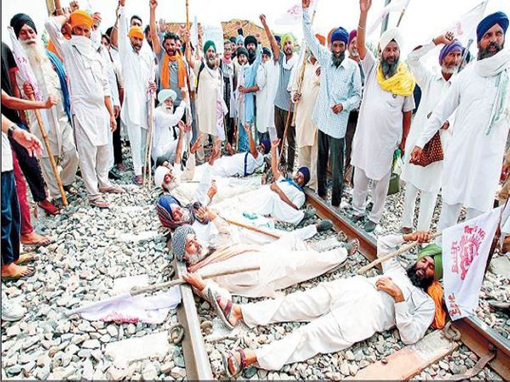 कृषि से जुड़े तीन विधेयकों पर किसानों का लगातार विरोध ,सड़कों पर उतरे किसान,पंजाब में कल से रेलवे ट्रैक पर जमा डेरा, हरियाणा में की सड़कें जाम