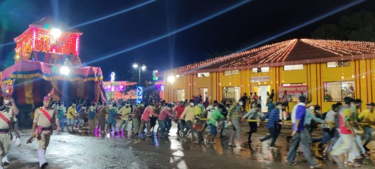 बस्तर दशहरा में फुलरथ की पहली परिक्रमा हुई पूरी