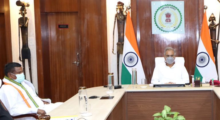 छत्तीसगढ़ में उद्योगों को आकर्षित करने उद्योग नीति में किए गए संशोधन :अनुसूचित जाति, जनजाति वर्ग के उद्यमियों के लिए विशेष औद्योगिक निवेश प्रोत्साहन पैकेज