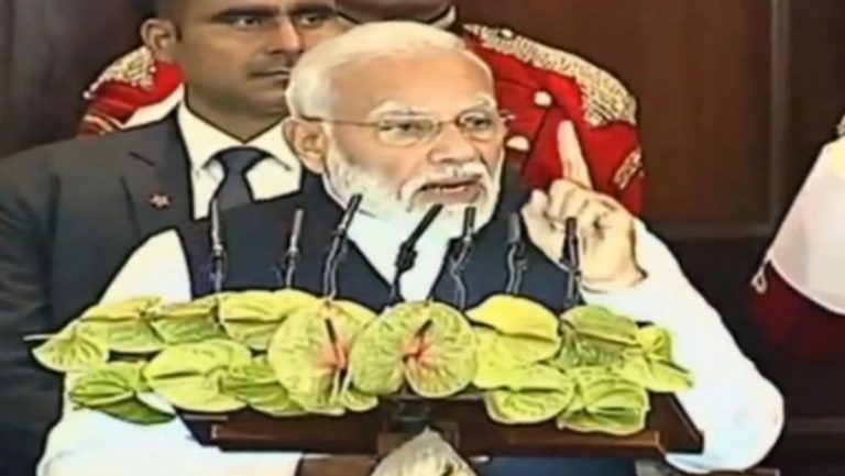 संविधान दिवस पर प्रधानमंत्री नरेंद्र मोदी का ऑल इंडिया प्रेसाइडिंग ऑफिसर्स की कॉन्फ्रेंस को संबोधित, कहा- मुंबई हमले के जख्म को भारत भूल नहीं सकता