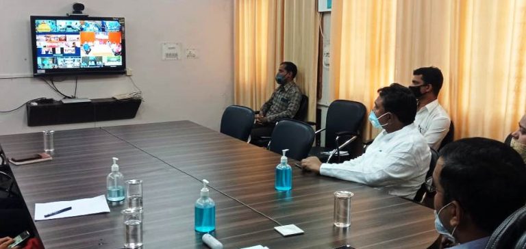 राज्य स्थापना दिवस के अवसर पर मुख्यमंत्री भूपेश बघेल ने वीडियो कॉन्फ्रेंसिंग के माध्यम से किया योजनाओं का शुभारम्भ