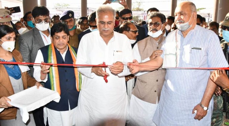 मुख्यमंत्री भूपेश बघेल ने कोरिया जिले को दी 212 करोड़ रूपए की लागत के 210 कार्याें की सौगात