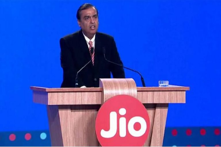 Jio का हैप्पी न्यू इयर गिफ्ट: कल से किसी भी नंबर पर लोकल कॉल्स फ्री