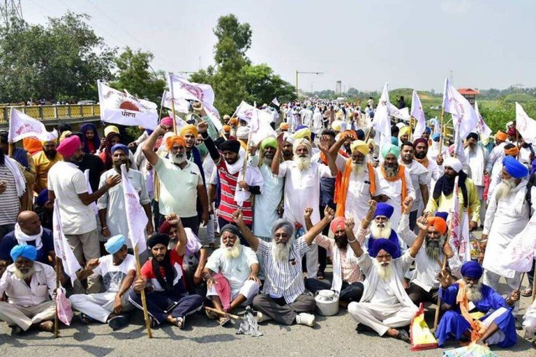 कृषि कानून वापस लेने की मांग पर अड़े किसानों को सरकार ने लिखित प्रस्ताव भेजा, MSP-मंडी सिस्टम पर किसानों को दिया भरोसा