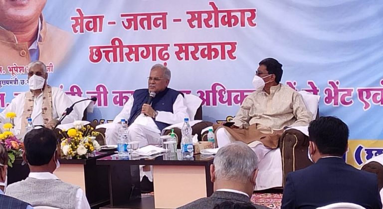 सफल कार्यक्रम आयोजन के लिए जांजगीर-चांपा जिले के सभी अधिकारी साधुवाद के पात्र- भूपेश बघेल