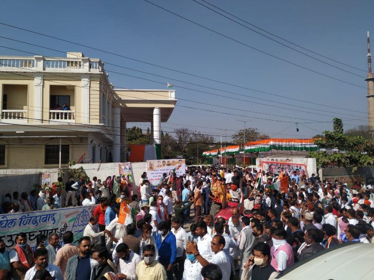 छत्तीसगढ़ प्रदेश कांग्रेस कमेटी के मुख्यालाय राजीव भवन में किसान अधिकार दिवस धरना- प्रदर्शन