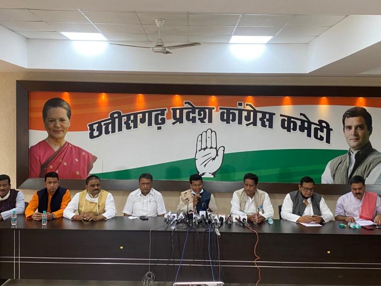 प्रदेश कांग्रेस अध्यक्ष मोहन मरकाम की पत्रकारवार्ता