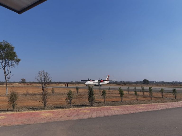 बिलासपुर एयरपोर्ट के रन-वे पर टेस्टिंग फ्लाईट का हुआ आगमन: 01 मार्च से बिलासपुर से दिल्ली शुरू होगी विमान सेवा : मुख्यमंत्री ने कहा हम सबके लिए हर्ष का विषय