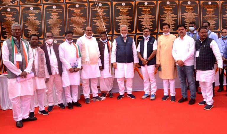 मुख्यमंत्री भूपेश बघेल ने सुकमावासियों को दी 225 करोड़ रुपए के विकास कार्यों की सौगात