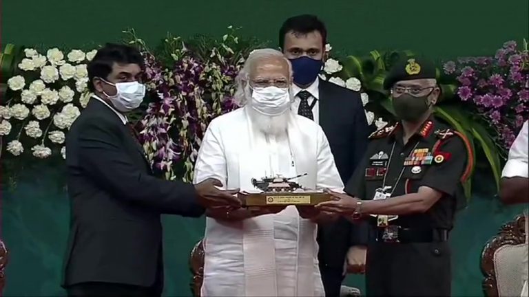PM मोदी ने चेन्नई में सेना को सौंपा अर्जुन टैंक, पुलवामा के शहीदों को दी श्रद्धांजलि