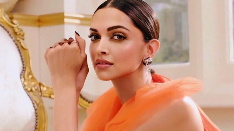 DEEPIKA PADUKONE ने फिर मारी बाजी सभी एक्ट्रेसेस को छोड़ा पीछे, हासिल किया ये खिताब !
