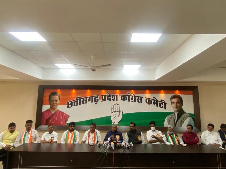 इंटुक प्रदेश कार्यकारिणी की बैठक राजीव भवन में संपन्न हुयी