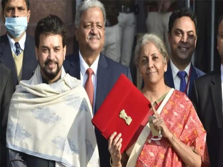 बजट 2021 : मोदी सरकार के बजट में करदाताओं को कोई राहत नहीं, 75 + वालों को नहीं भरना होगा टैक्स, जानें क्या सस्ता-क्या महंगा