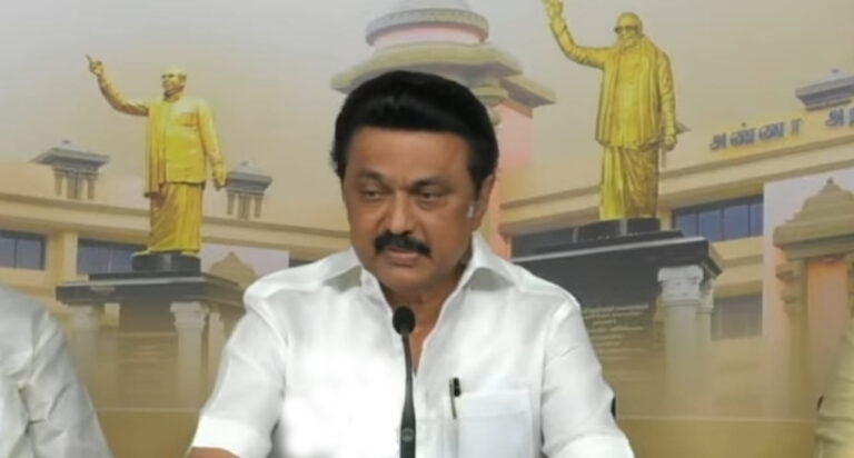 तमिलनाडु : डीएमके सत्ता में आने पर पेट्रोल 5 और डीजल 4 रूपए करेगी कम, रसोई गैस में 100 रूपए की देगी सब्सिडी, घोषणा पत्र किया जारी