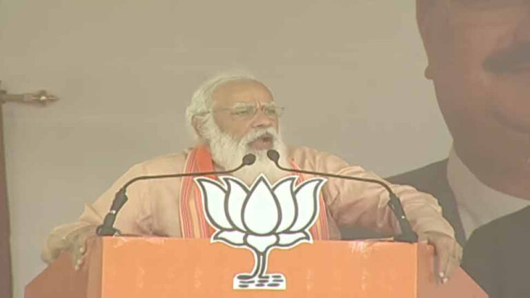 बंगाल की चुनाव रैली में गरजे मोदी: कहा- तृणमूल ने प्रदेश को केवल अंधकार दिया, हम हर योजना को भ्रष्टाचार से मुक्त करेंगें