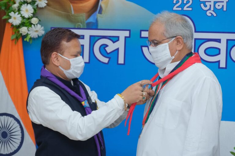 मुख्यमंत्री बघेल आज भारत स्काउट एवं गाइडस छत्तीसगढ़ राज्य परिषद के नवनिर्वाचित पदाधिकारियों के शपथ ग्रहण के वर्चुअल कार्यक्रम में शामिल हुए…