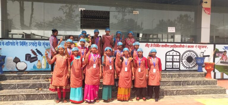 वनवासी महिलाओं ने आत्मनिर्भरता के गढ़ेे नये प्रतिमान