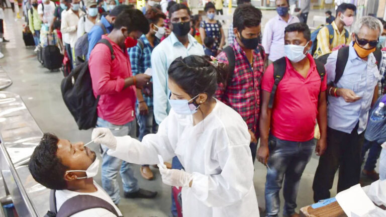 देश में बरकरार है कोरोना का खतरा, 24 घंटे में आज भी आए 39 हजार नए केस, 617 मौतें