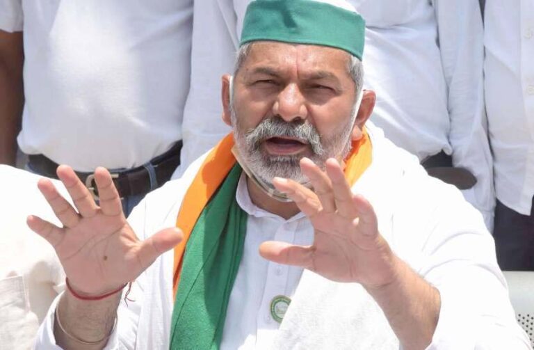 किसानों पर हुए लाठीचार्ज पर राकेश टिकैत भड़के, कहा-देश में सरकारी तालिबानों का कब्जा