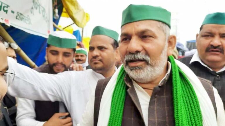 किसान आंदोलन: राकेश टिकैत ने दी खुली चेतावनी, कहा- हमें जबरन हटाया तो सरकारी दफ्तरों को बना देंगे गल्ला मंडी