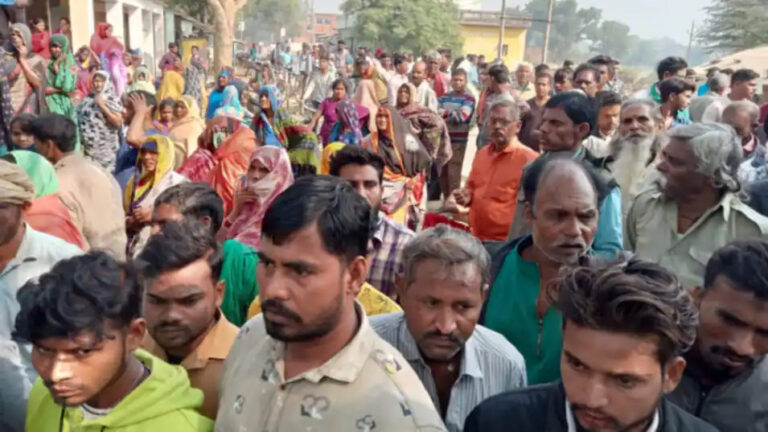 प्रयागराज में दलित परिवार के चार लोगों की हत्या, गांव में ठाकुर परिवार से चल रहा था विवाद