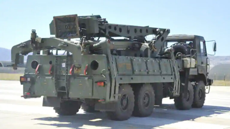 S-400 मिसाइल सिस्टम की खरीद से भारत के अमेरिका से बिगड़ जाएंगे रिश्ते?