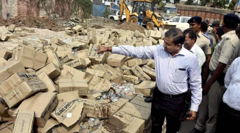 शराबबंदी के नियमों के तहत 10 महीने में 62 हजार से ज्यादा गिरफ्तार, इन पांच जिलों से सबसे ज्यादा शराब हुई जब्त