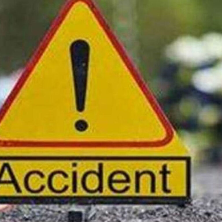 मस्तुरी में कार की टक्कर से बाइक जल कर खाक, उछल कर गिरे रायपुर के युवक की मौके पर ही मौत