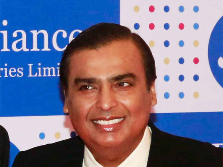 युवा पीढ़ी को नेतृत्व सौंपना चाहते हैं अंबानी, कहा- वरिष्ठ अधिकारी इनपर करें भरोसा