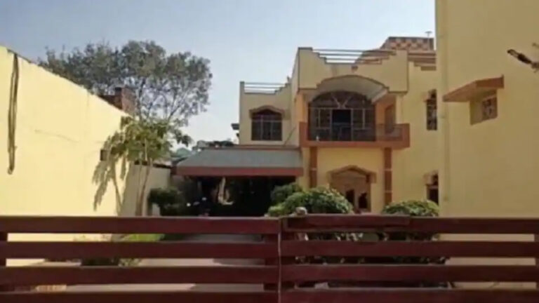 रायपुर, रायगढ़, दुर्ग और कोरबा में एक साथ आईटी का छापा, 100 से ज्यादा की टीम कर रही दस्तावेजों की जांच