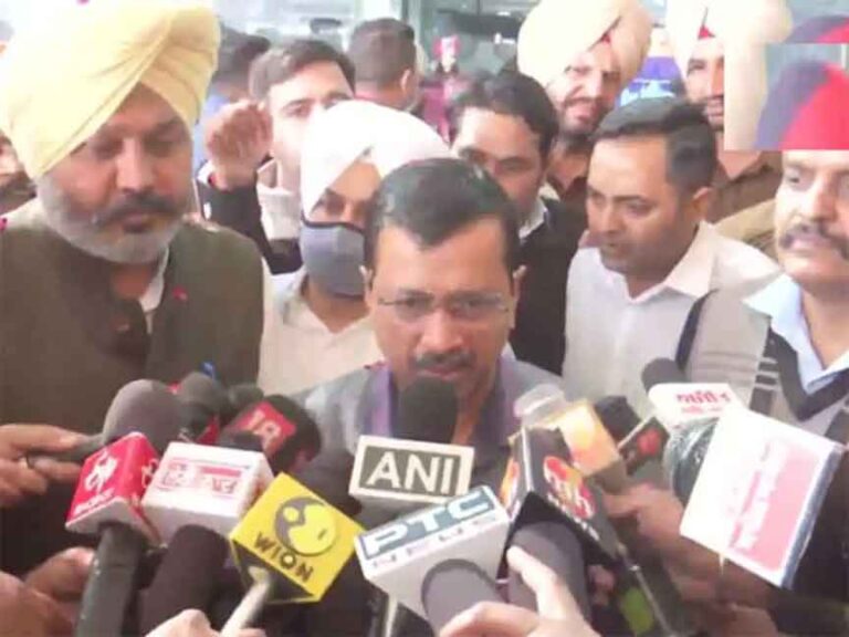 पंजाब दौरे पर पहुंचे केजरीवाल: सीएम चन्नी से कहा-अवैध रेत खनन की सच्चाई बताएं, जालंधर में महिलाओं से की बात
