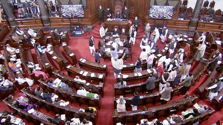 शीतसत्र: हंगामे के कारण राज्यसभा में तीसरे हफ्ते सबसे कम 37.6 फीसदी कामकाज, प्रश्नकाल सबसे ज्यादा प्रभावित