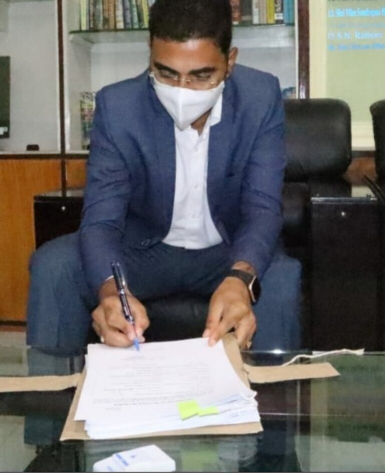 नव पदस्थ कलेक्टर कुलदीप शर्मा ने कोरिया में संभाला पदभार !