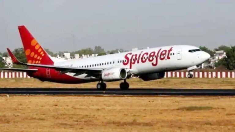 राजकोट से दिल्ली जा रहे विमान ने बिना मंजूरी भरी थी उड़ान, अब हो रही है मामले की जांच