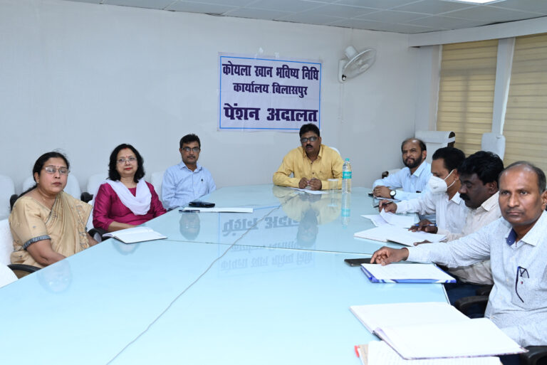 लम्बित प्रकरणों का निराकरण कर मार्च माह में 154 पेंशन भुगतान आदेश जारी