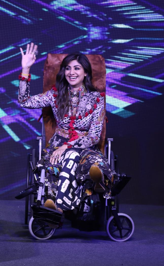 शिल्पा शेट्टी ने इंटरनेशनल ग्लोरी अवार्ड्स में लगाई मंच पर आग