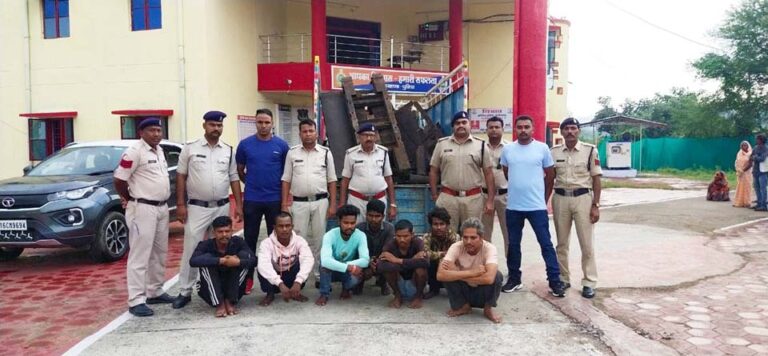 मुहाडा छत्तीसगढ़ और पैनल मध्यप्रदेश की तरफ जाने वाले हल्दीबाडी भूमिगत खदान से हुई अन्तर्राज्यीय लोहा चोरी पर एमसीबी पुलिस ने की कार्यवाही