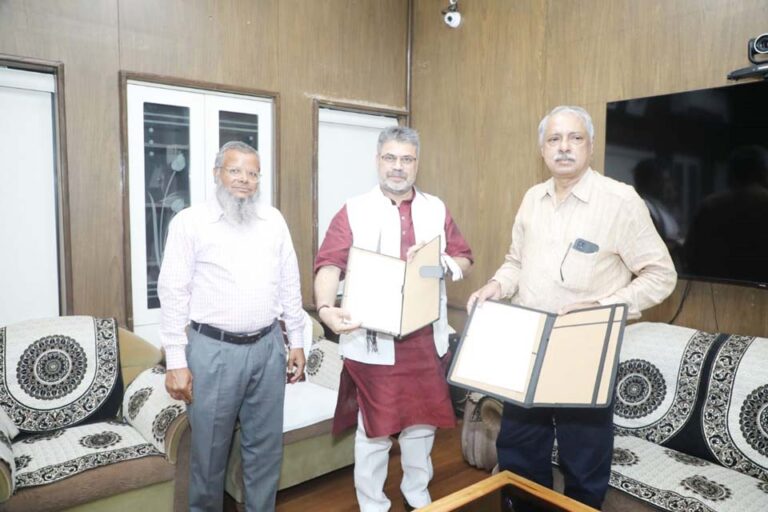 हिंदी विश्वविद्यालय एवं महात्मा गांधी आयुर्विज्ञान संस्थान, सेवाग्राम के बीच समझौता ज्ञापन