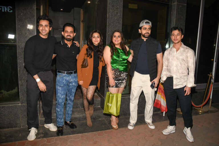 करिश्मा जैन की बर्थडे पार्टी में सितारों का कारवाँ
