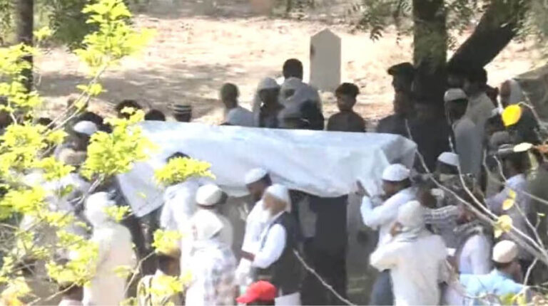 असद का शव झांसी से सीधा पहुंचा कसारी मसारी कब्रिस्तान, भारी सुरक्षा के बीच किया गया सुपुर्द-ए-खाक