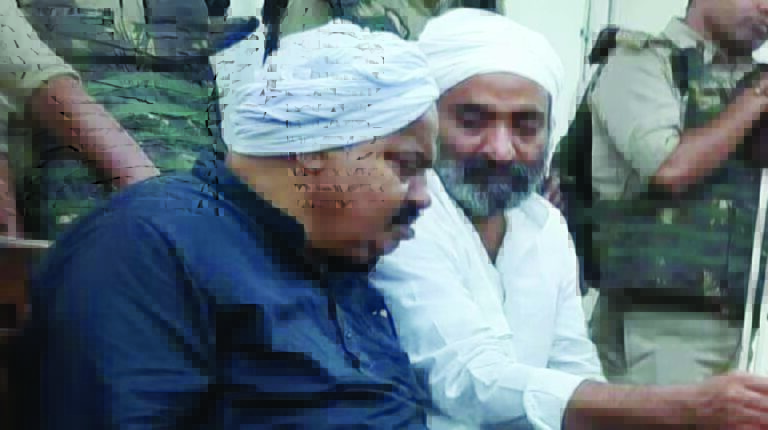 मर्डर से 3 दिन पहले बोला था अतीक अहमद, ‘मीडिया की वजह से जिंदा हूं’….शूटर्स ने पत्रकार बनकर कर दी हत्या