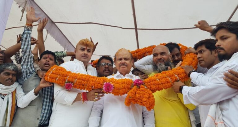 त्रिलोक श्रीवास के मार्गदर्शन में राष्ट्रीय महासचिव तारीक अनवर का जबरदस्त स्वागत