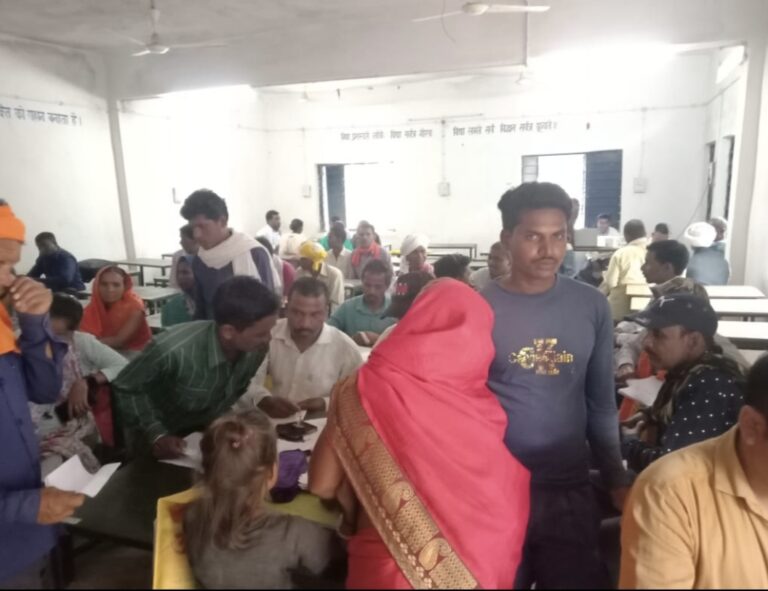 केल्हारी तहसील क्षेत्र के “राजस्व समाधान शिविरों” में आवेदकों के प्रकरणों का हो रहा निराकरण।