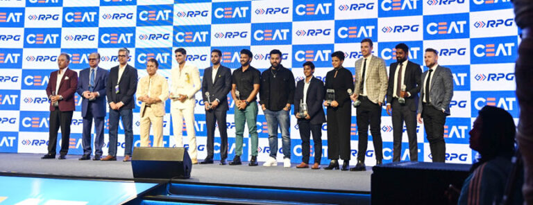 खिलाड़ियों को सीएट क्रिकेट रेटिंग अवार्ड मिला